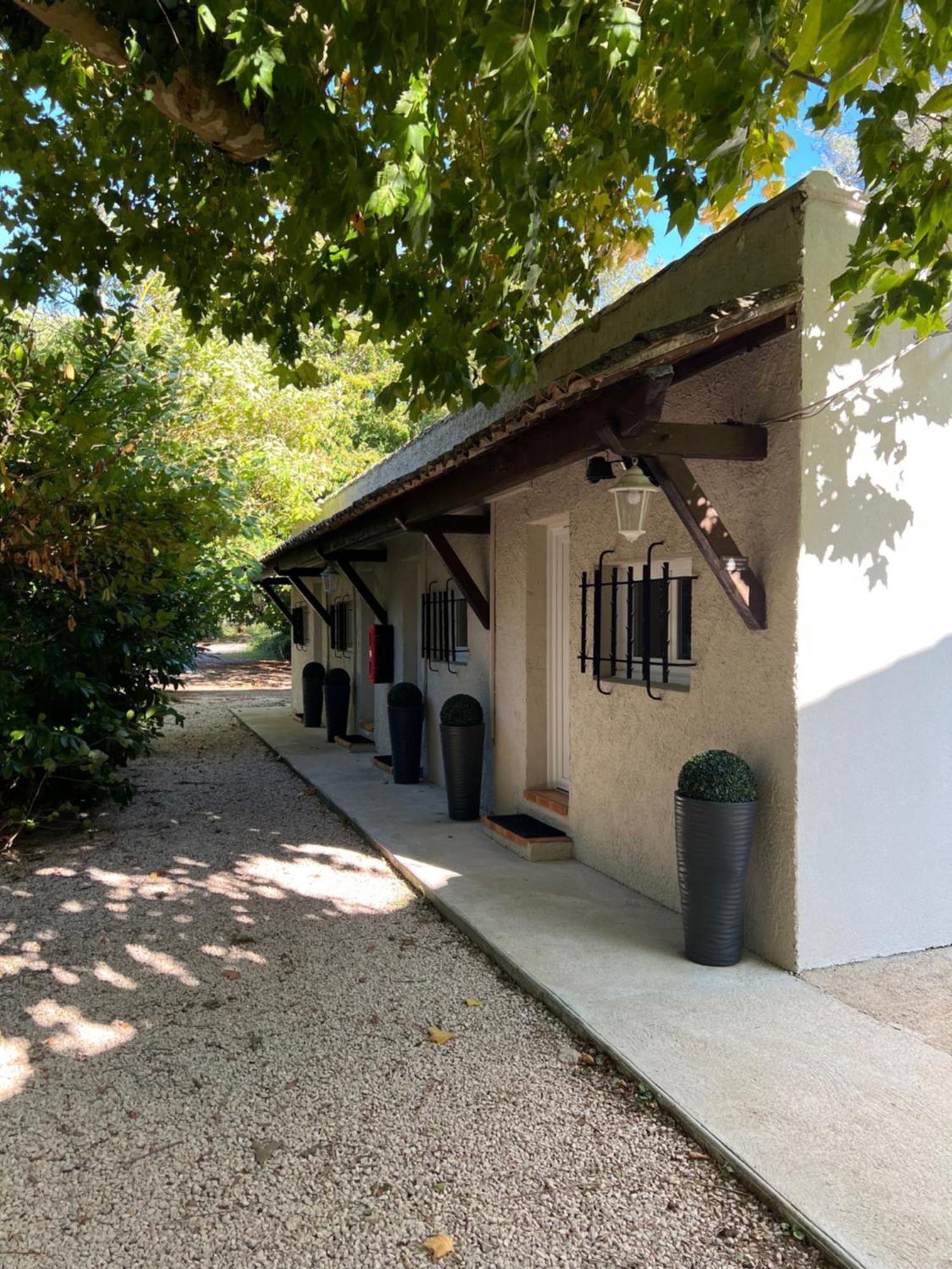 Hotel Moulin De La Sambuc Saint-Zacharie Esterno foto